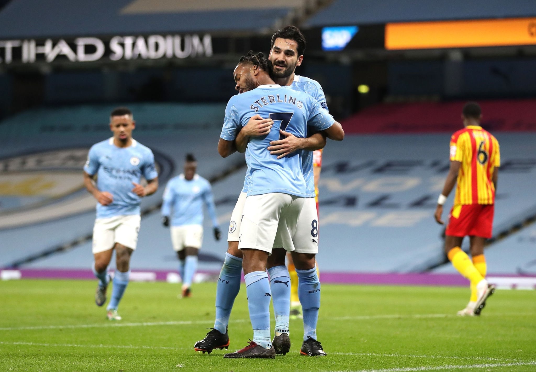 等人坐镇控 等人坐镇控